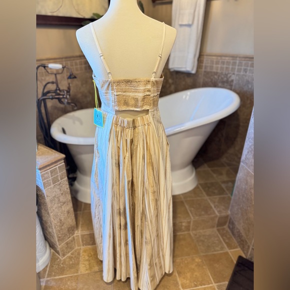 NWT CeCe Beige Striped Maxi Dress size XS - Picture 9 of 10